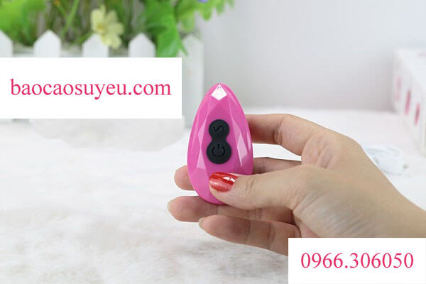 Máy massage điểm G giá rẻ với tính năng rung mạnh mẽ, rung đập 2 đầu chắc chắn chị em sẽ thăng hoa Máy massage điểm G giá rẻ với tính năng rung mạnh mẽ, rung đập 2 đầu chắc chắn chị em sẽ thăng hoa