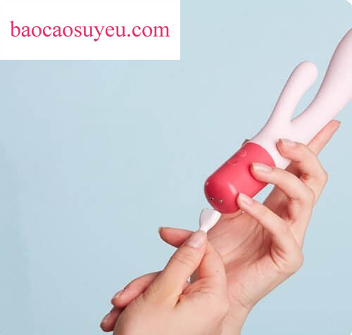 Sạc USB từ tính giúp máy kích thích điểm G trở nên tiện lợi và thỏa mãn cơn khát tình dục của nàng 