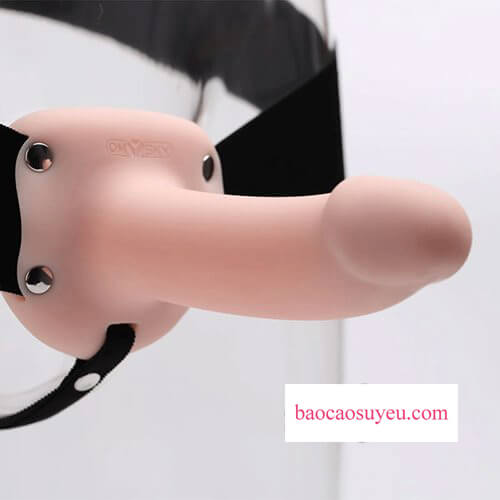 Dương vật giả dây đeo rỗng ruột cho nam 