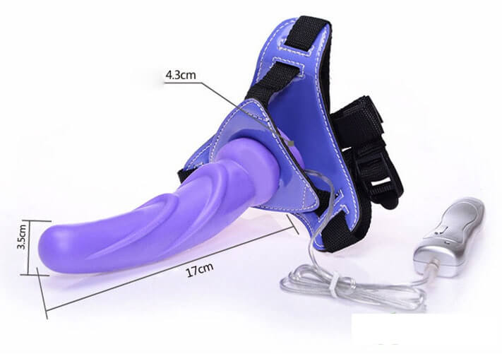 Cu giả gân guốc nổi cộm cạ sát âm đạo sướng quá sướng