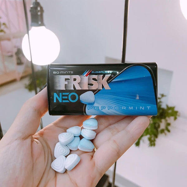 Viên kẹo ngậm bạc hà Frisk Neo Peppermint 35g Viên kẹo ngậm bạc hà Frisk Neo Peppermint 35g