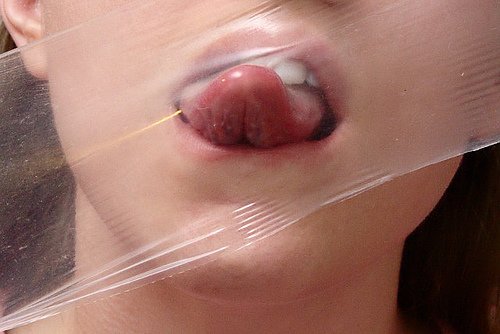 Màn chắn miệng dùng cho oral sex