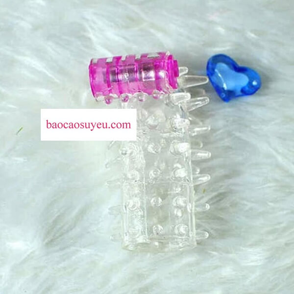 Bao đôn được thiết kế thông minh chỉ đeo khúc giữa dương vật nhưng có thêm gai lớn xung quanh Bao đôn được thiết kế thông minh chỉ đeo khúc giữa dương vật nhưng có thêm gai lớn xung quanh