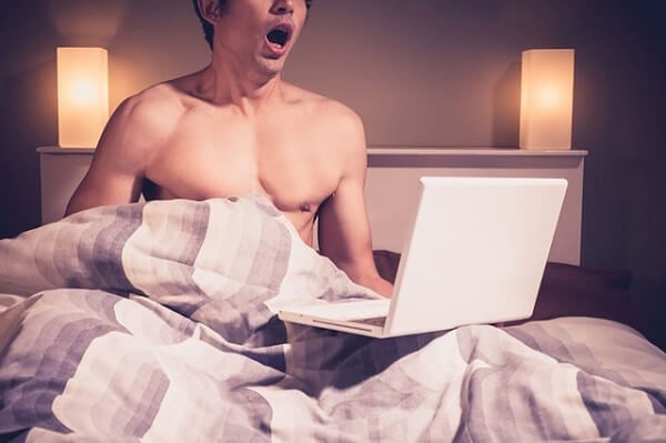 Dùng máy thủ dâm có ảnh hưởng gì đến dương vật không?
