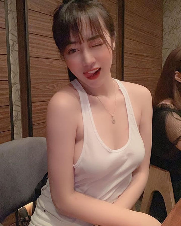 Nứng lồn là trạng thái con gái thèm khát được làm tình Nứng lồn là trạng thái con gái thèm khát được làm tình