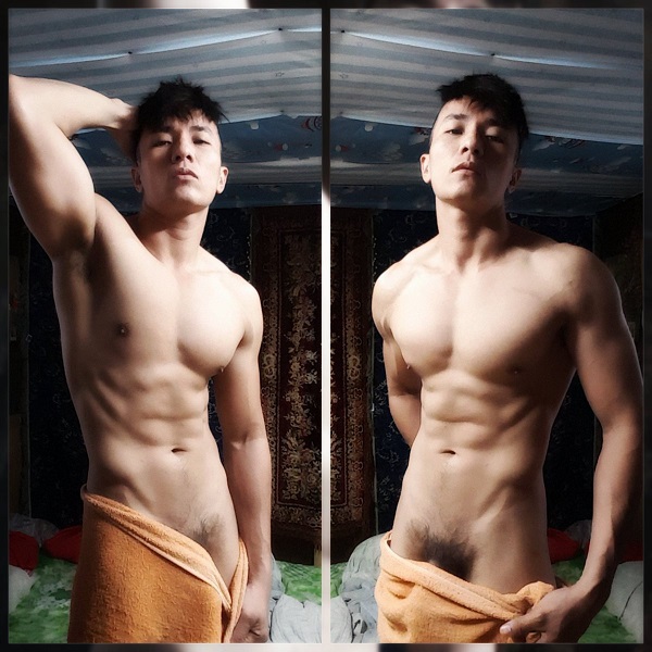 Trai đẹp tắm khoe cu