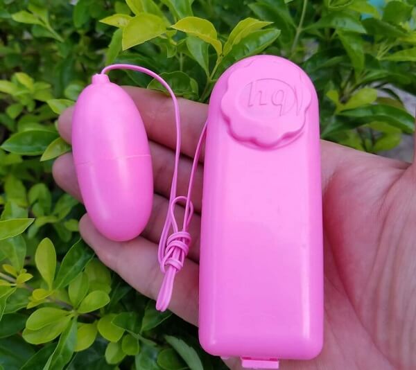 Trứng rung tình yêu cà na 1 đầu mạnh mẽ nhỏ gọn Trứng rung tình yêu cà na 1 đầu mạnh mẽ nhỏ gọn