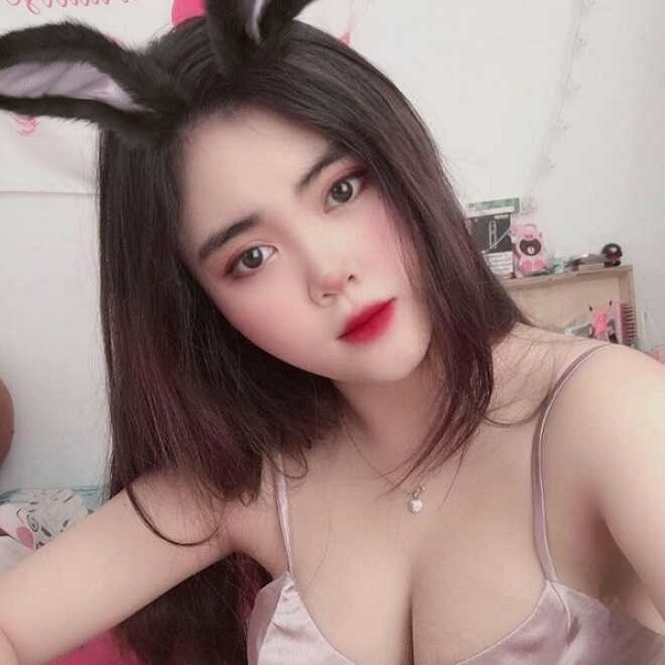 Em Ngực Bự Show Em Ngực Bự Show